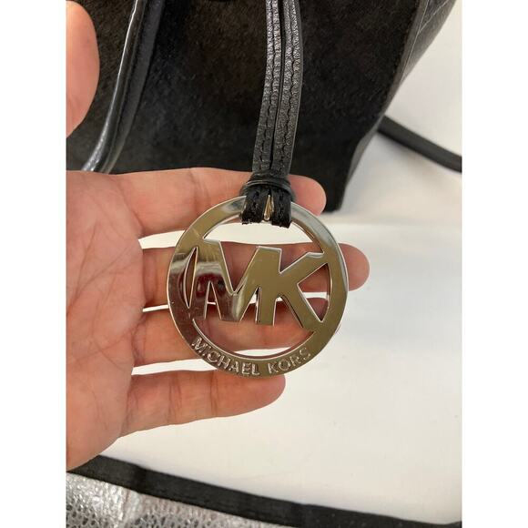 MICHAEL KORS, LARGE DYED CALF HAIR BLACK LEATHER SHOULDER BAG - Picture 12 of 16